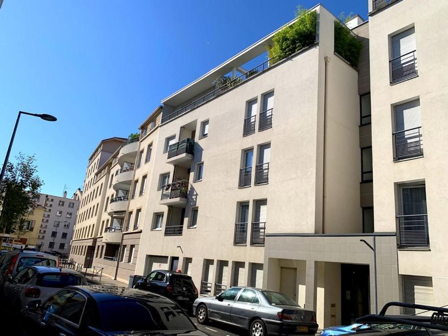Beau Studio Tout Confort Au Calme Avec Parking . Apartment Villeurbanne Luaran gambar